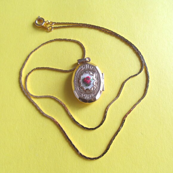 Vintage Petit point locket necklace - Picture 2 of 8